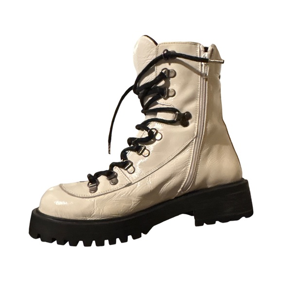 L'INTERVALLE Shoes - L'Intervalle Weasley White Leather Combat Boots - size 38/ 7.5